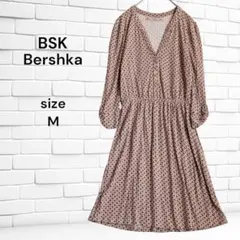 Bershka BSK レトロ 総柄 花柄 ひざ丈ワンピース M ウエストゴムのサムネイル