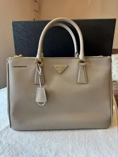 PRADAプラダ　サフィアーノ・ルクス トートバッグ（BN2274）
