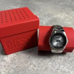 現行モデル DIESEL 腕時計 シルバー