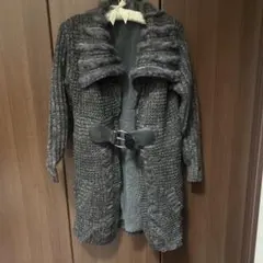 ファー付きグレー系ニットカーディガン