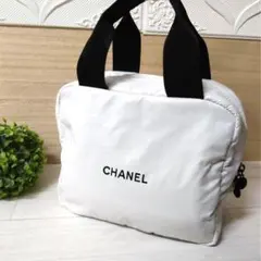 未使用級　CHANEL 化粧ポーチ トートバッグ ミニバッグ ホワイト