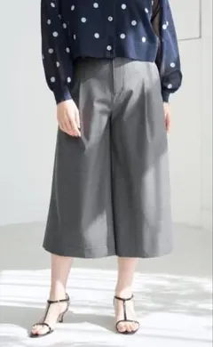 IENA BAHARIYE サマーウール クロップドパンツのサムネイル