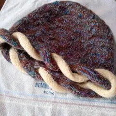 ブラウン系編み込みデザイン帽子　母手製。