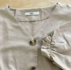 美品　GRL Vネックウエストマークブラウス　ペプラム　トップス　F