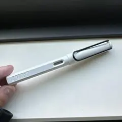 LAMY Safari 万年筆 ホワイト EF 限定　ブラッククリップのサムネイル