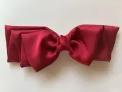 赤いリボンバレッタ