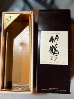 竹鶴 21年 ピュアモルト 空瓶 ディスプレイ台付き - メルカリ