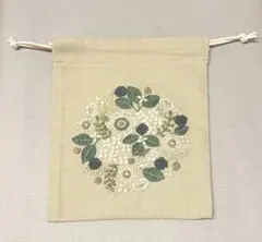 ハンドメイド花柄刺繍巾着袋　大人かわいい オシャレ