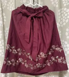 axes femme 花刺繍 スカート
