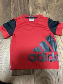 adidas 赤 Tシャツ ロゴ入り