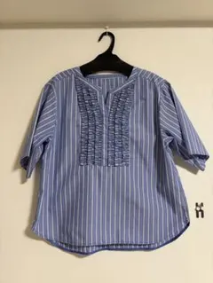 青と白のストライプ 五分袖シャツ フリル付き