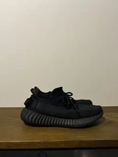 YEEZY BOOST 350 V2 “Black” 人気完売モデル