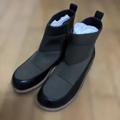 ジッパー付きショートブーツ ブラック/カーキ　22.5センチ