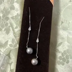 お買い得❣️ シルバー金具　ブラックラウンドパール ロングピアス　Q15