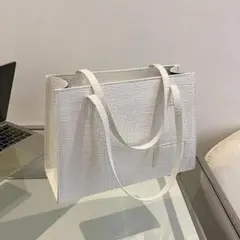 【シンプル極】クロコダイル柄のエンボス ダブルハンドルトートバッグ　ホワイト