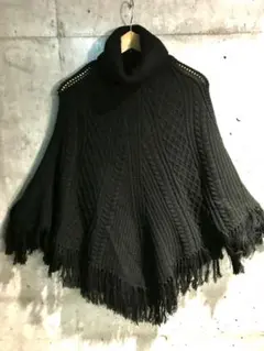 正規品　エミリアウィズ ケーブルニットポンチョ　フリンジ付タートルネック送料込