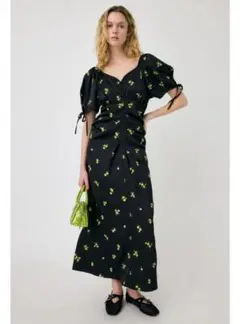 マウジー　BUTTERFLY SLEEVE DRESS バタフライスリーブドレス