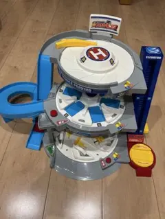 トミカ　ぐるぐるシュート DXトミカパーキング