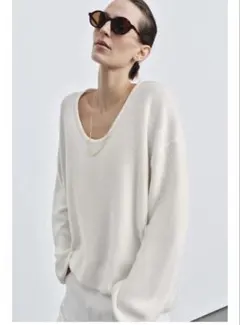 現行品　ZARA ラウンドネックニットセーター