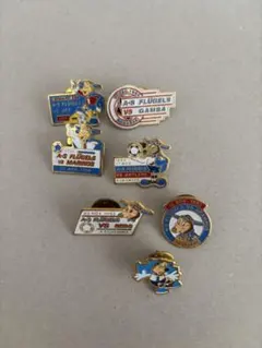 横浜フリューゲルス　ピンバッジ　7個セット