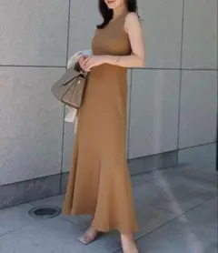 《新品》anuans マーメイド　リブカットワンピース 　キャメル　ノースリーブ