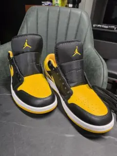 NIKE AIR JORDAN 1 LOW イエロー ブラック　未使用品