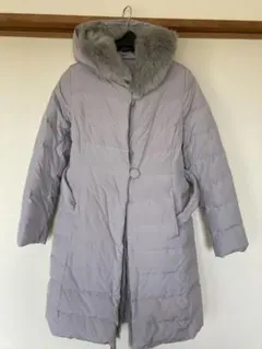 【美品】ドゥクラッセ　ライトグレー ファー付きダウンジャケット Lサイズ