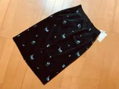新品☆ココディールの刺繍入りベルベットタイトスカート