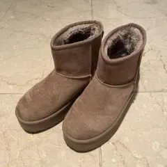 Item thumbnail for item 61eb27b8-42f9-4ca7-8b67-6ccfaa59c6f1