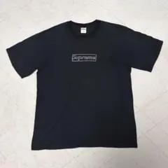 2026年最新】Supreme KAWS Chalk Logo Teeの人気アイテム - メルカリ