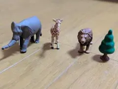 動物フィギュア 4点セット ゾウ キリン ライオン 木のサムネイル