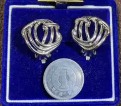 シルバー色ウェーブクリップイヤリング