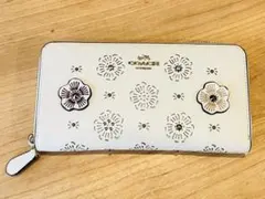 COACH 花柄カットアウト長財布 ホワイト