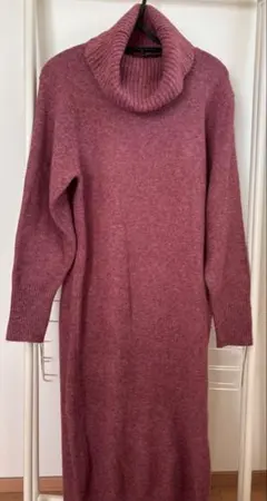 スフレヤーンタートルネックニットワンピース