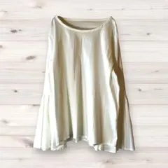 新品　Deux Amour ドゥーザムール　長袖ブラウス（M-L）ホワイト　無地のサムネイル