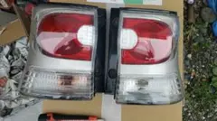 値下げ‼️ l375s 前期テールランプ クリア/レッド 2個セットのサムネイル