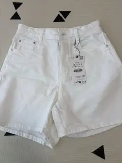 【新品タグ付き】ZARA 白　ショートパンツ　デニム