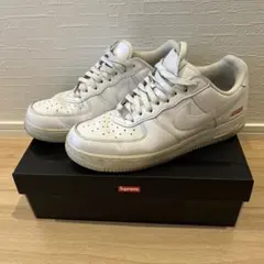 Supreme Nike Air Force 1 Low Whiteのサムネイル