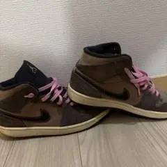NIKE Air Jordan1 Mid SE Dark Chocolateのサムネイル
