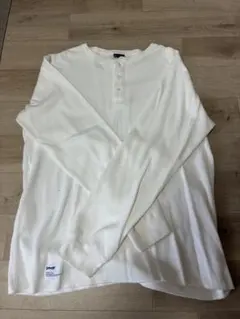 ホワイト ヘンリーネック Tシャツのサムネイル