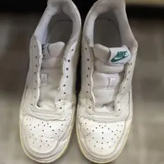 NIKE COURT VISION ローカット スニーカー