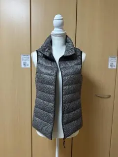ユニクロ　レディースグレー　ウルトラライトダウンベスト☆MサイズUniqlo