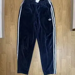 アディダス ベロアパンツ