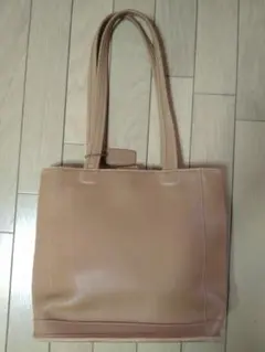 ベージュ レザートートバッグ