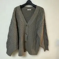 ケーブルニットカーディガン　Ｍサイズ
