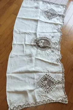 刺繍付きの生地（約60x145cmくらい）
