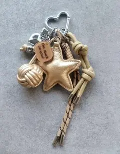 じゃらじゃらキーホルダー バッグチャーム キーチャーム　星　レザー調　ゴールド