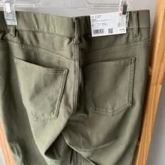 ユニクロ　ウルトラストレッチ　レギンスパンツ　オリーブ