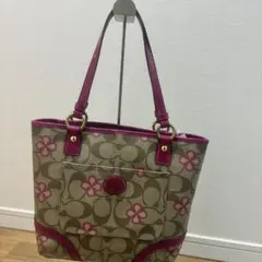 超美品　COACH シグネチャー トートバッグ 花柄 ピンクのサムネイル
