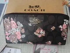 COACH フラワー柄 長財布